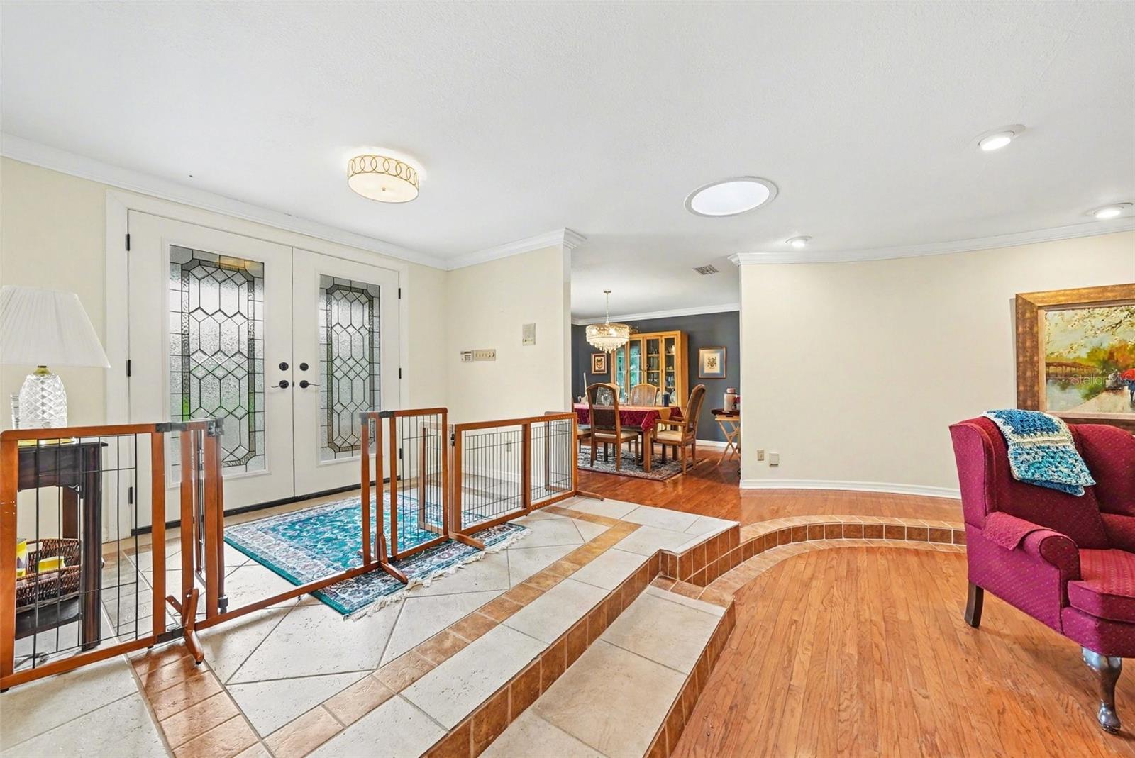 Listing photo id 4 for 1009 Morfield Lane