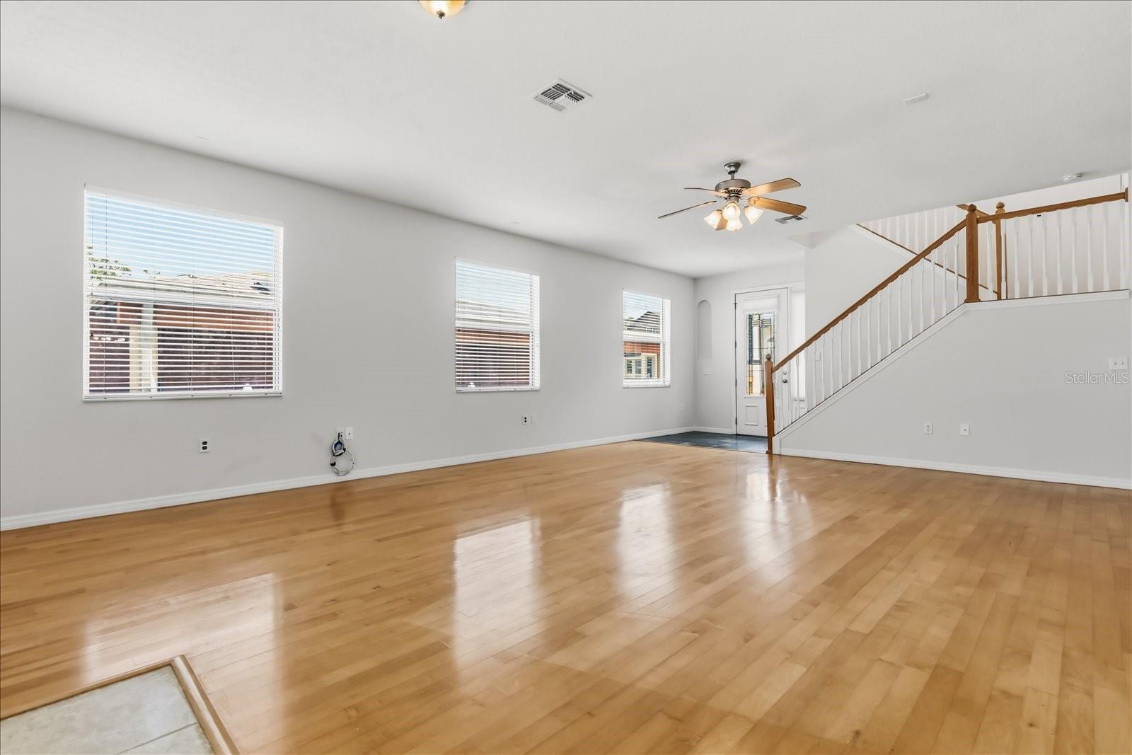 Image 4 of 32 For 7211 Mascotte Street