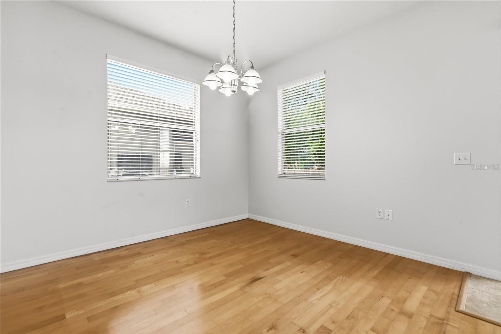 Image 6 of 32 For 7211 Mascotte Street