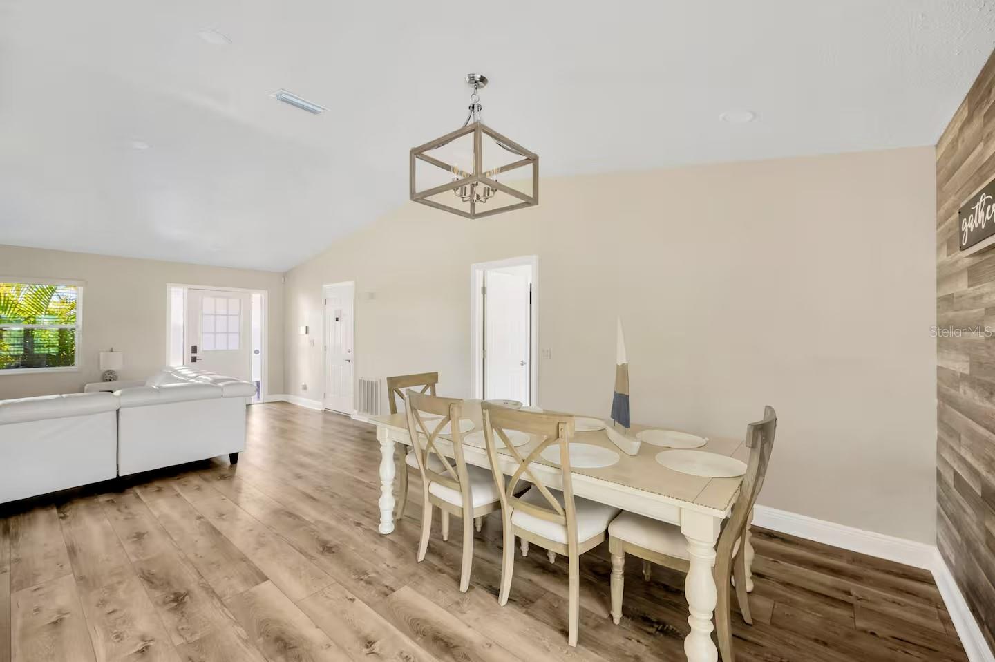 Image 15 of 51 For 721 Eagle Lane