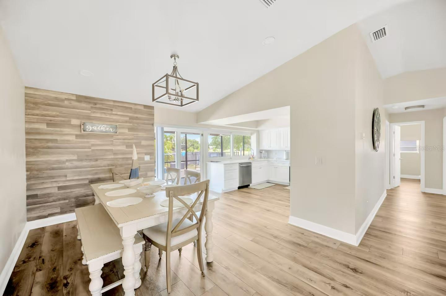 Image 16 of 51 For 721 Eagle Lane