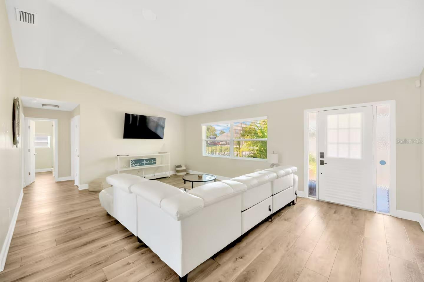 Image 7 of 51 For 721 Eagle Lane