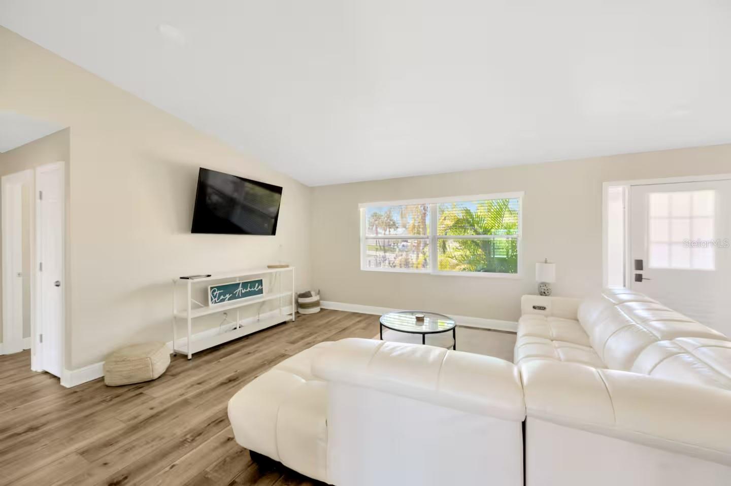 Image 8 of 51 For 721 Eagle Lane