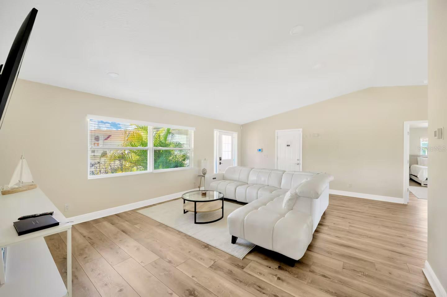 Image 9 of 51 For 721 Eagle Lane