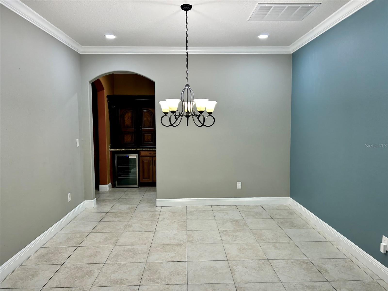 Image 10 of 90 For 2907 Winglewood Circle