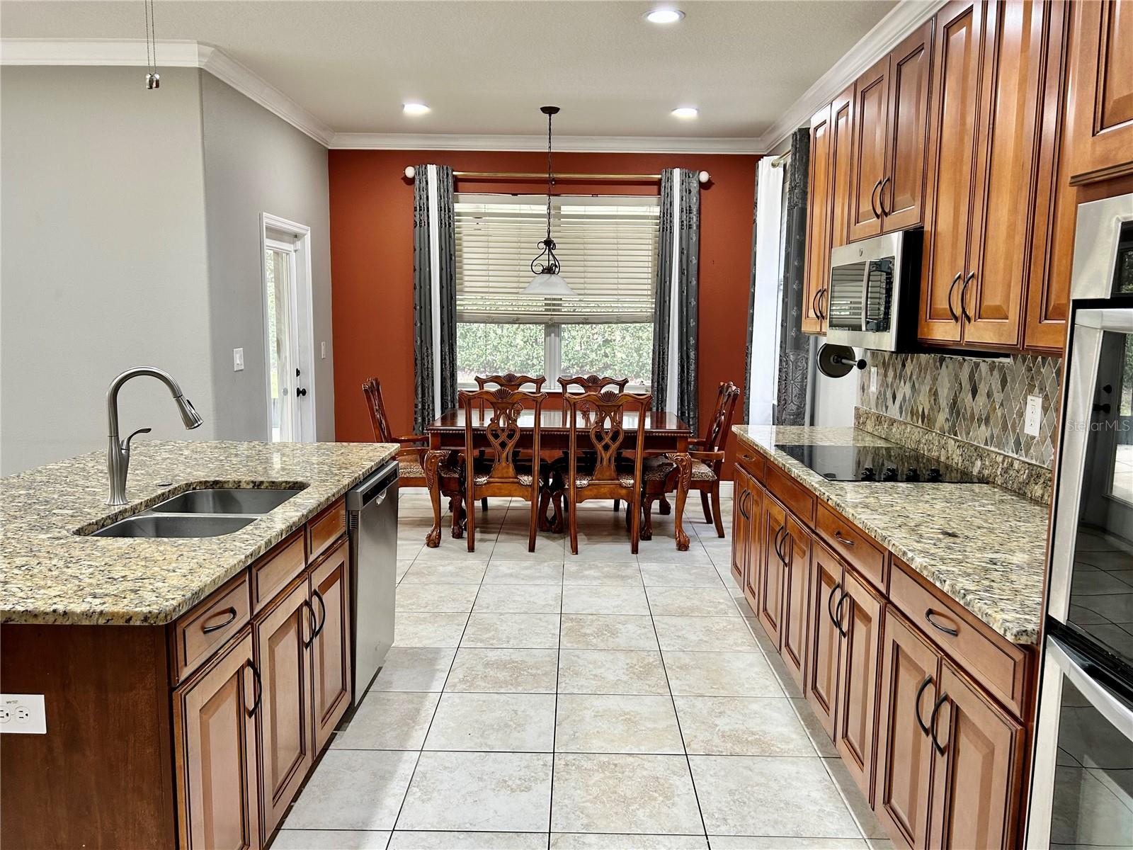 Image 21 of 90 For 2907 Winglewood Circle