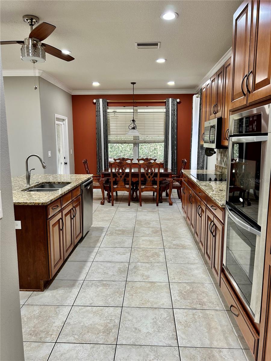 Image 23 of 90 For 2907 Winglewood Circle