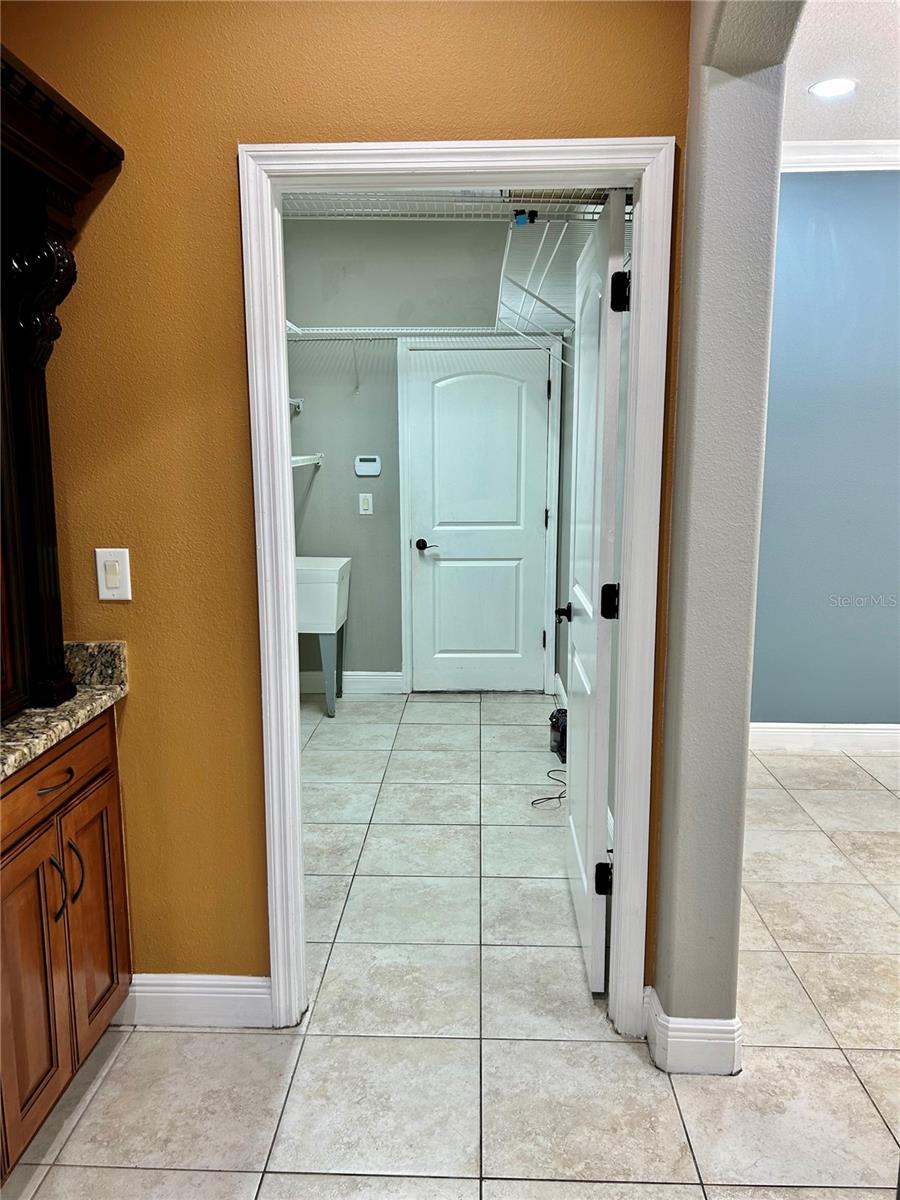 Image 24 of 90 For 2907 Winglewood Circle