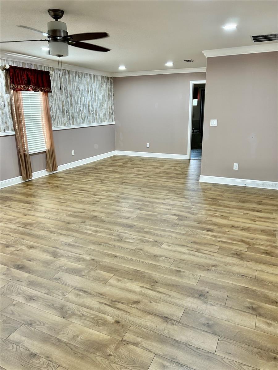 Image 45 of 90 For 2907 Winglewood Circle