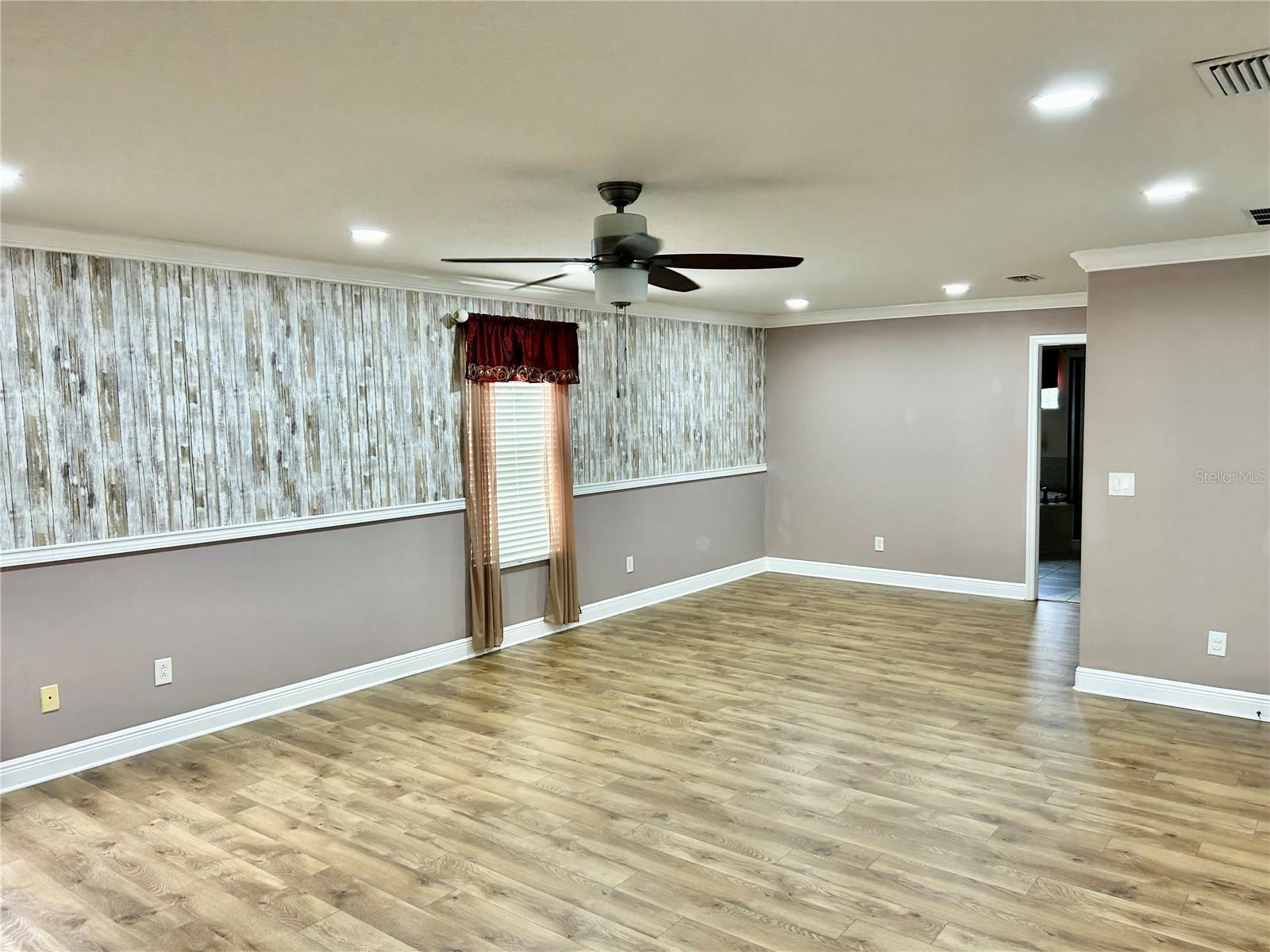 Image 46 of 90 For 2907 Winglewood Circle