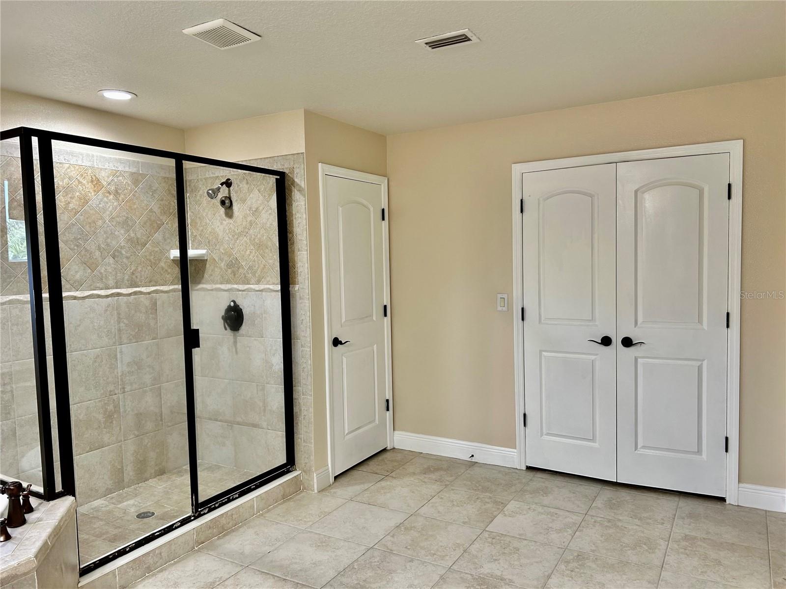 Image 51 of 90 For 2907 Winglewood Circle