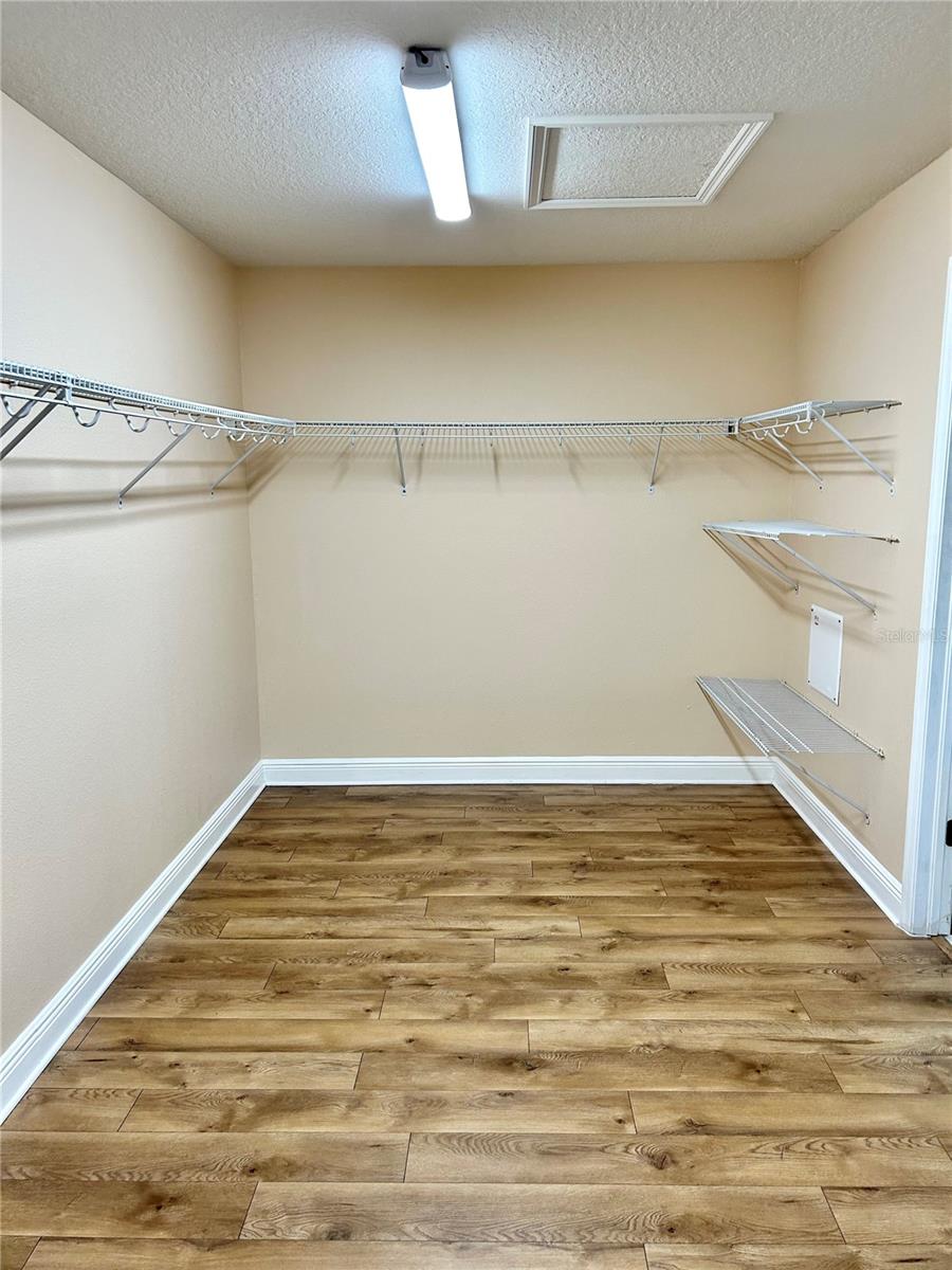 Image 59 of 90 For 2907 Winglewood Circle