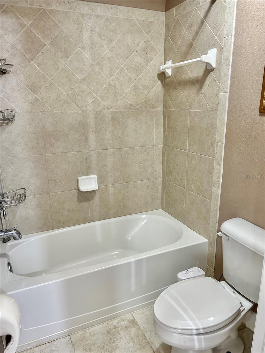 Image 70 of 90 For 2907 Winglewood Circle