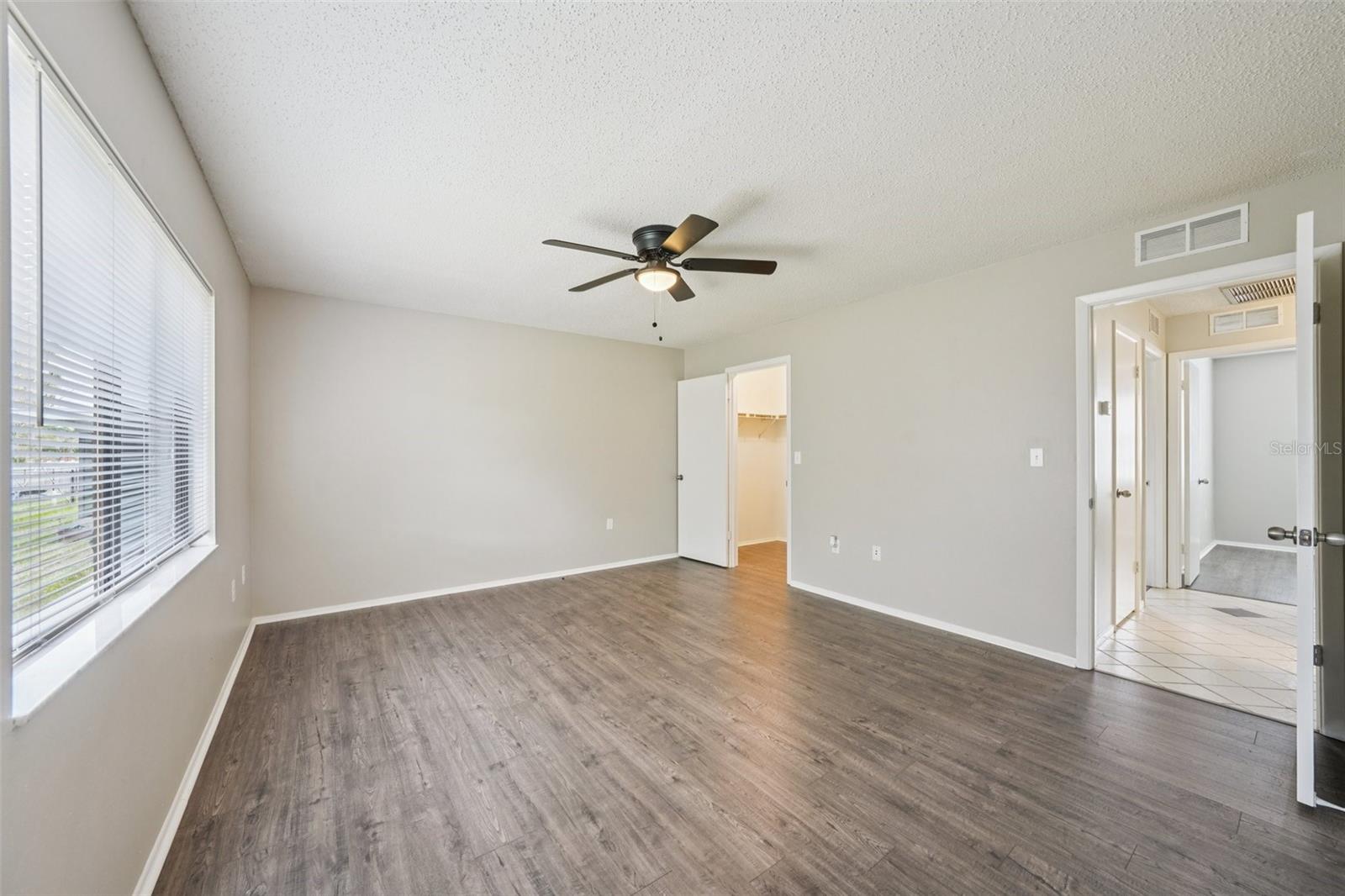 Image 18 of 34 For 105 Lotus Circle