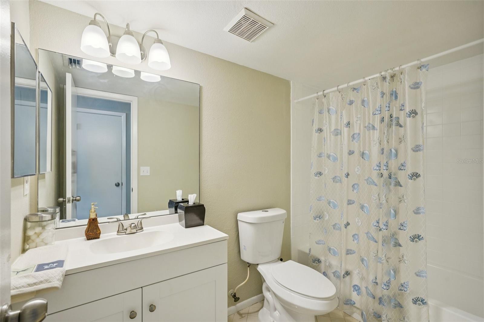 Image 22 of 34 For 105 Lotus Circle