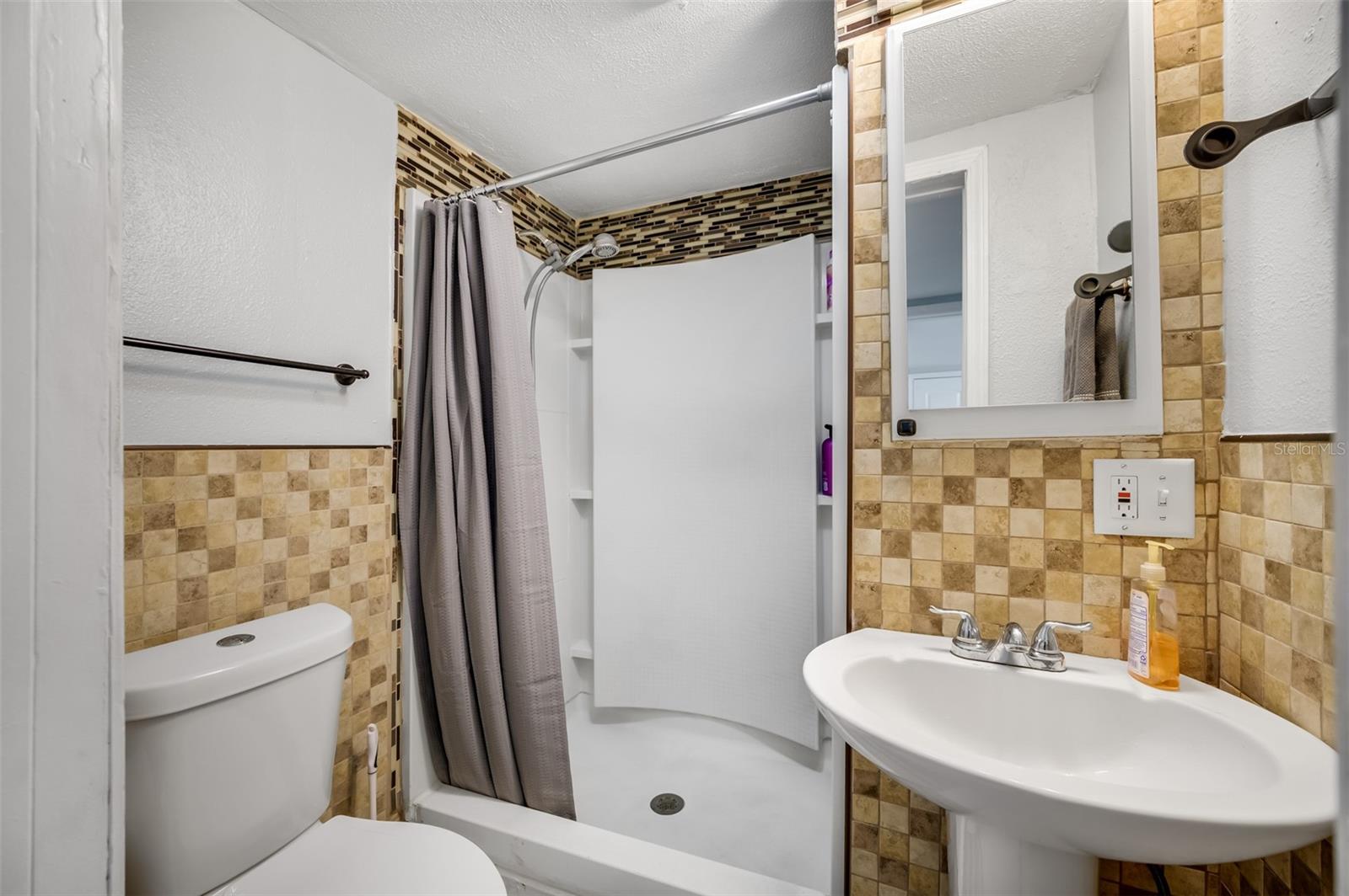 Image 15 of 25 For 1601 Palm Way