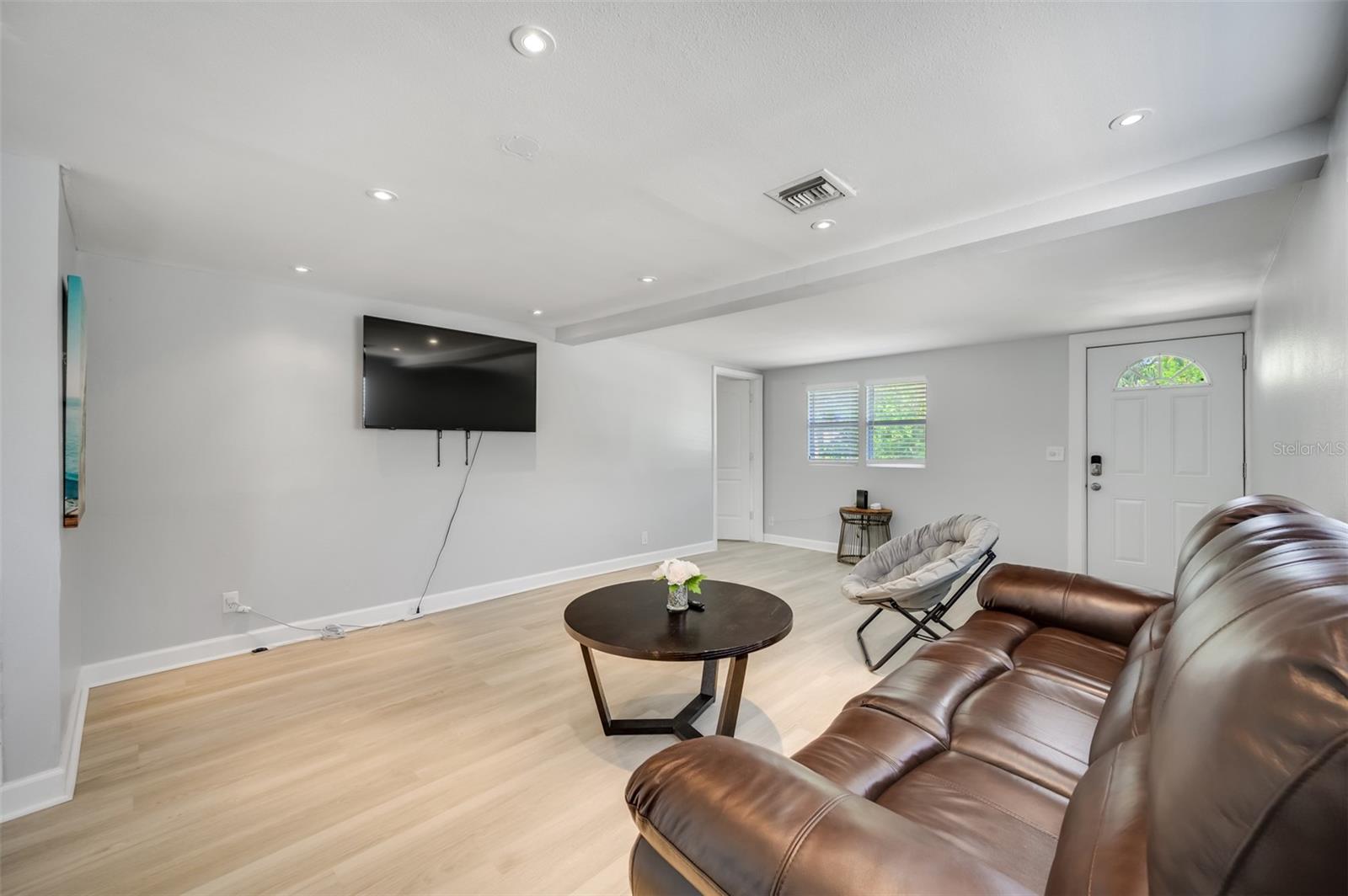 Image 5 of 25 For 1601 Palm Way