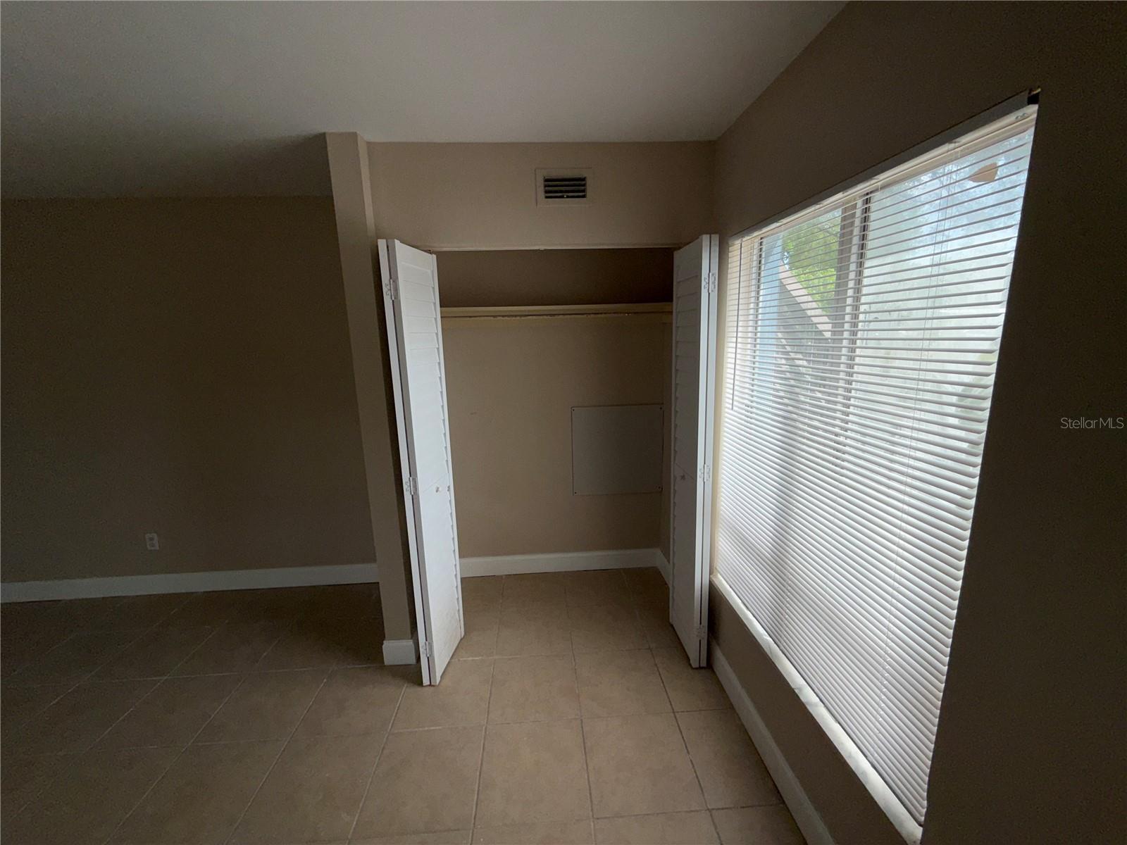 Image 5 of 10 For 7602 Powhatan Avenue W 3