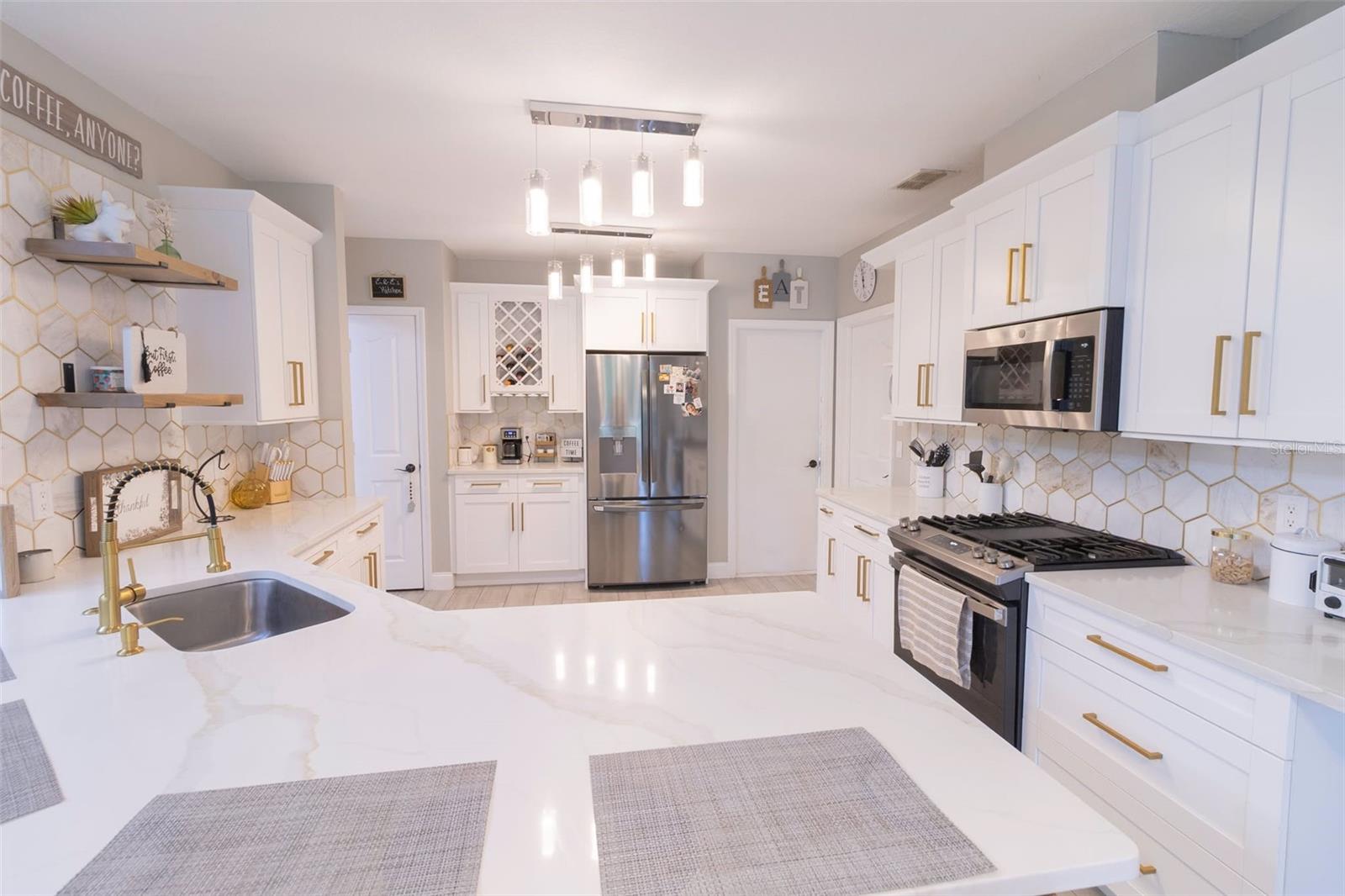 Image 14 of 50 For 1635 Ledgestone Drive