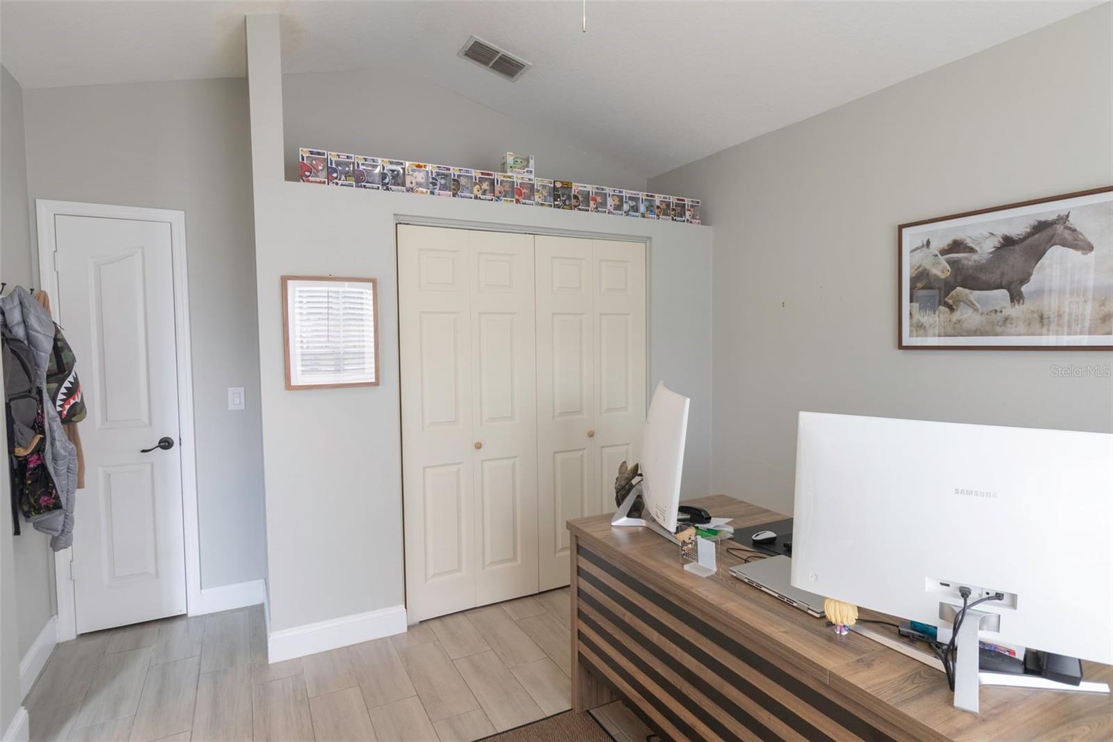 Image 25 of 50 For 1635 Ledgestone Drive