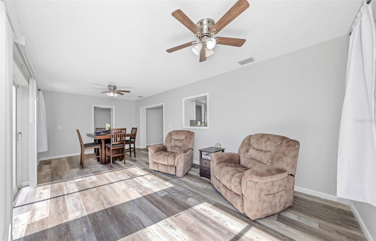 Image 11 of 32 For 6391 68th Lane N