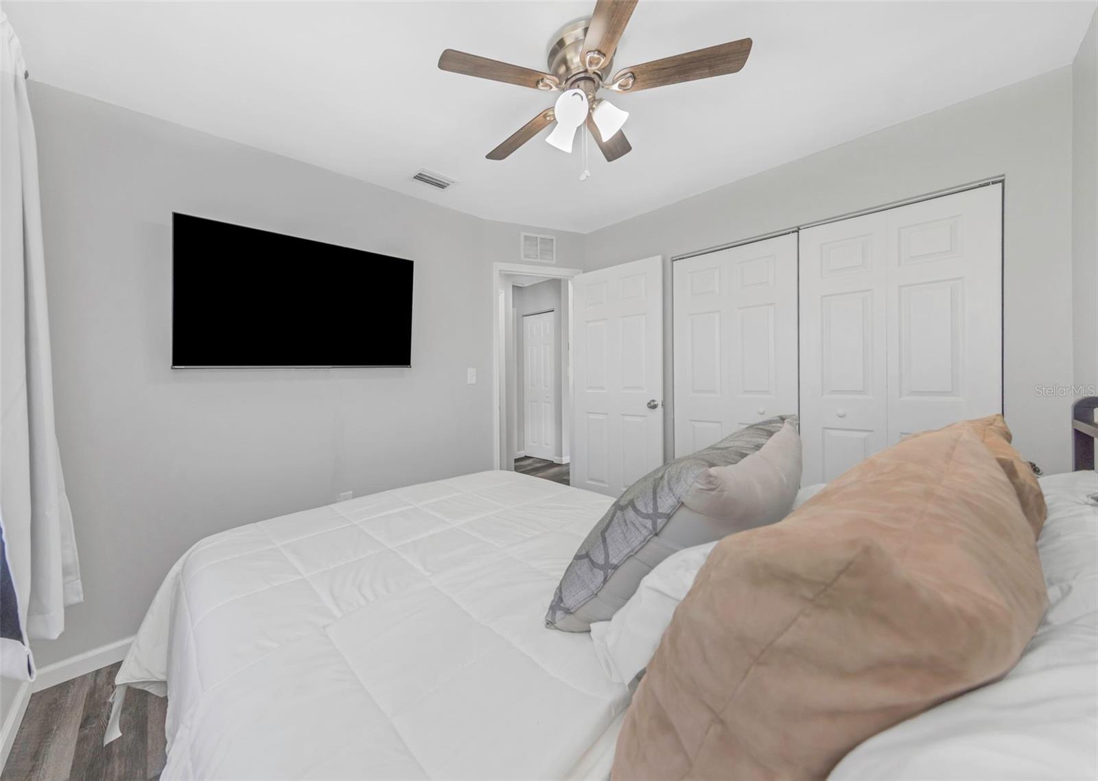 Image 15 of 32 For 6391 68th Lane N