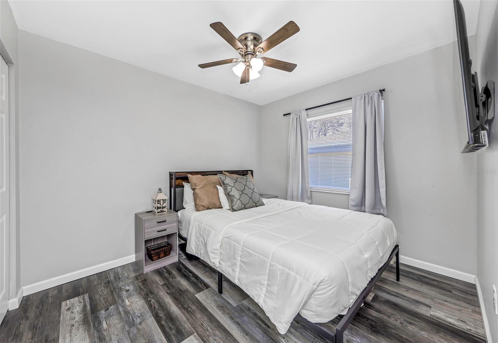 Image 16 of 32 For 6391 68th Lane N