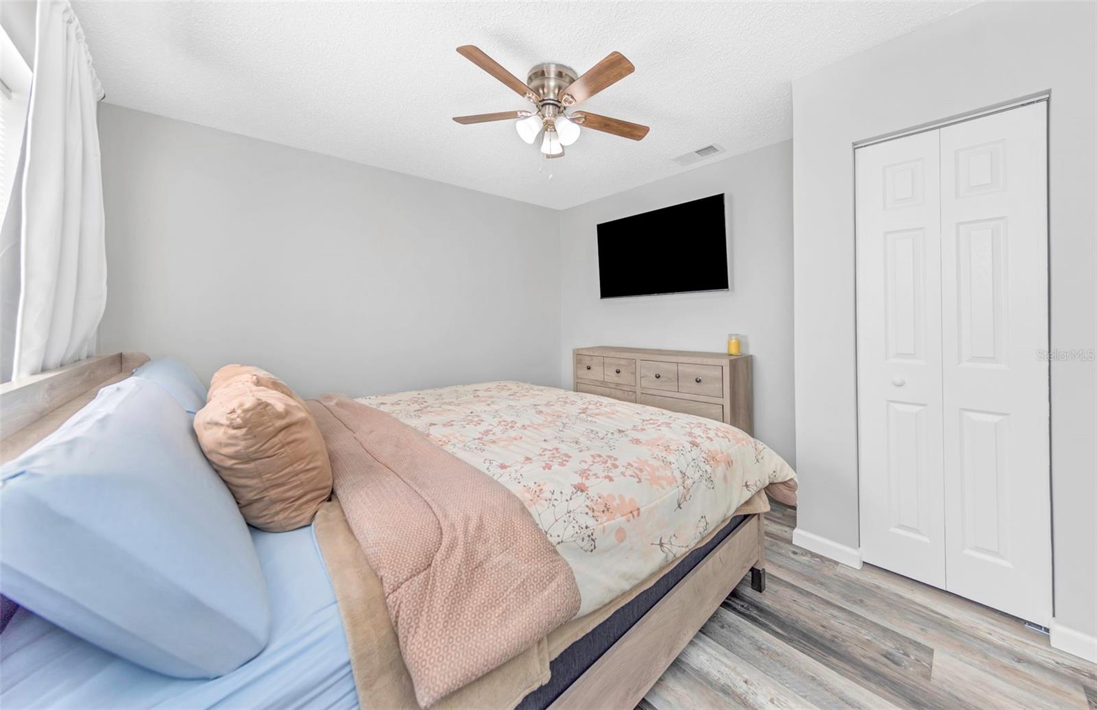 Image 21 of 32 For 6391 68th Lane N