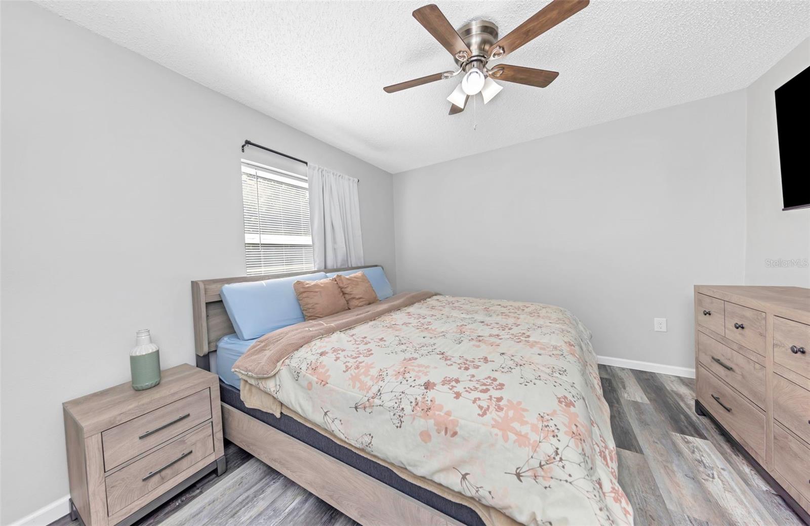 Image 22 of 32 For 6391 68th Lane N