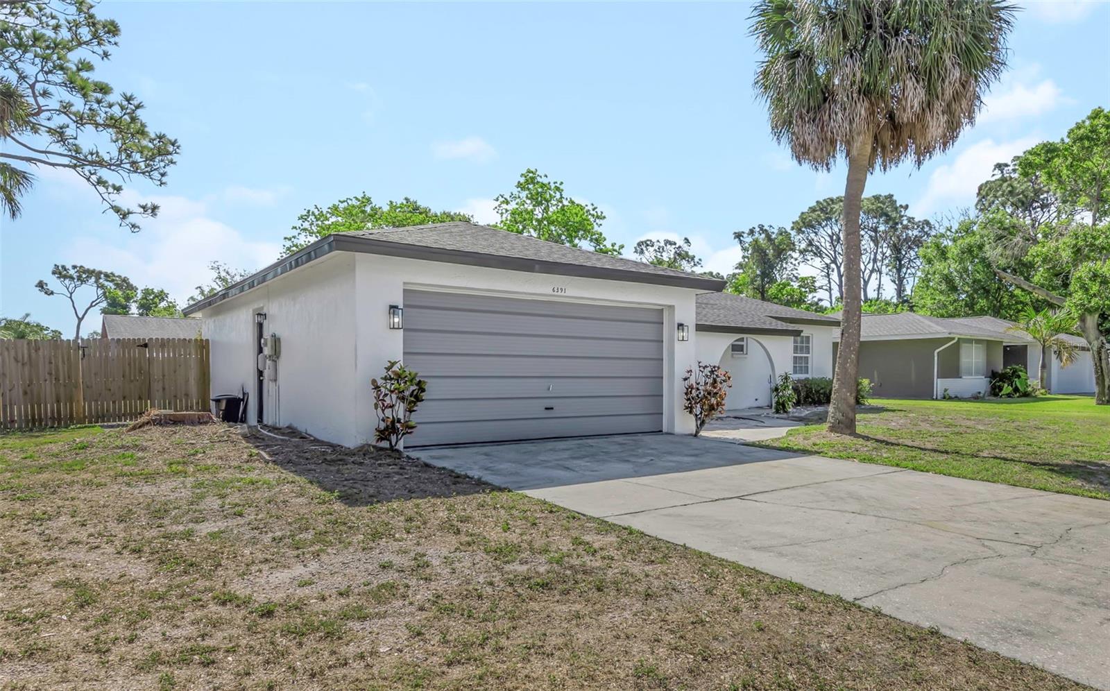Image 5 of 32 For 6391 68th Lane N