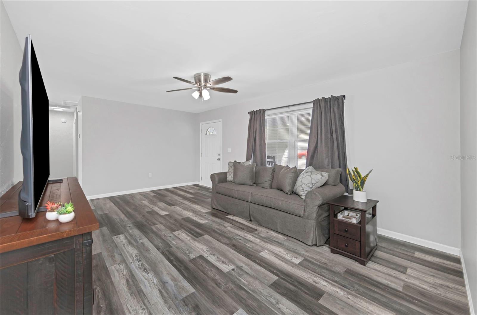 Image 7 of 32 For 6391 68th Lane N