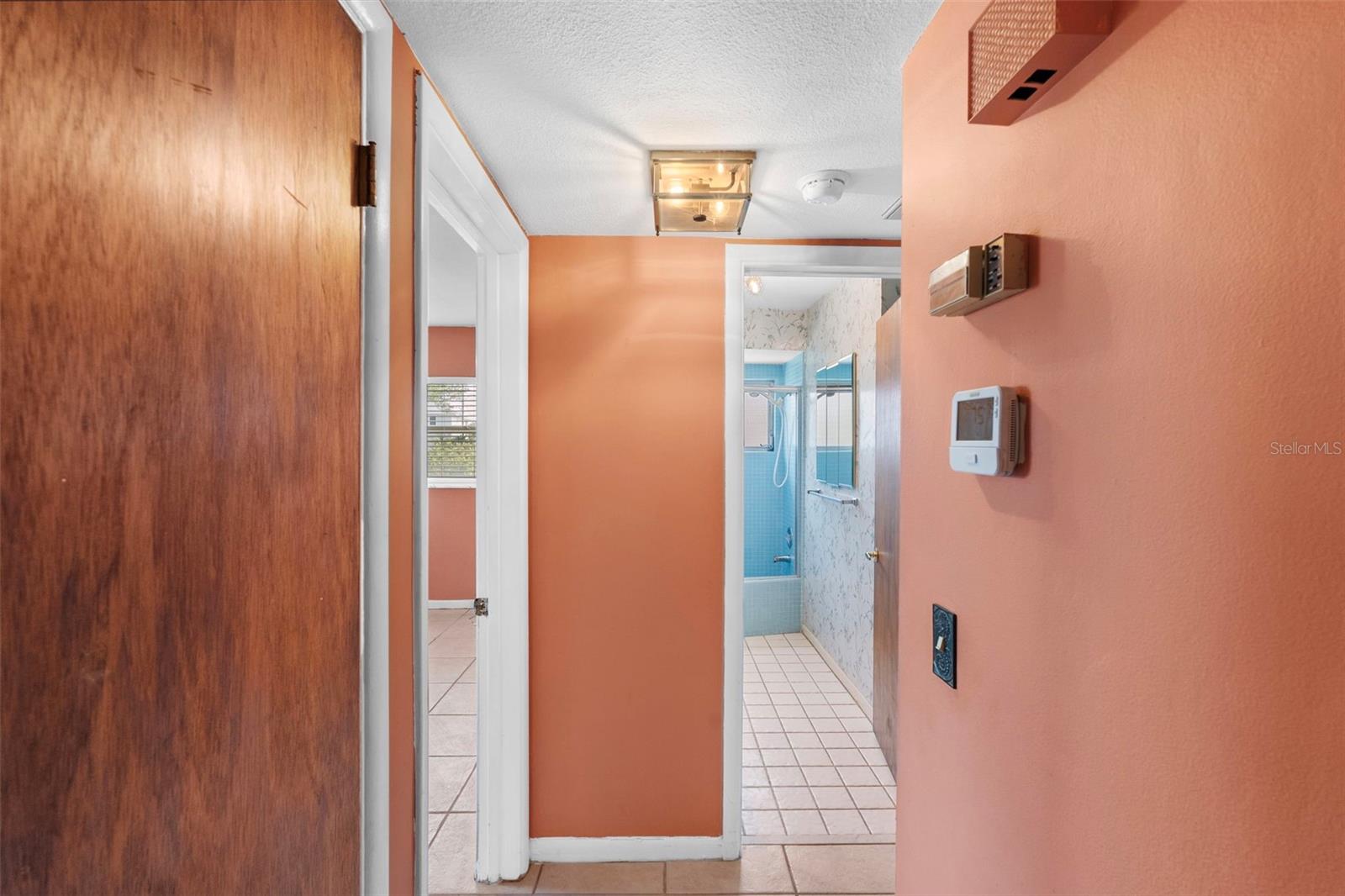 Listing photo id 17 for 1768 Harbor Circle E