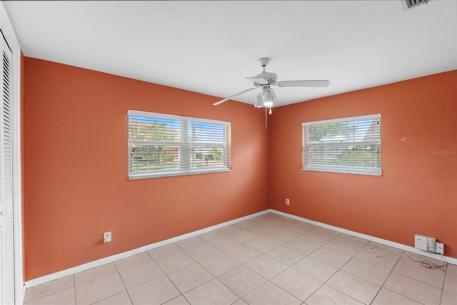 Listing photo id 19 for 1768 Harbor Circle E