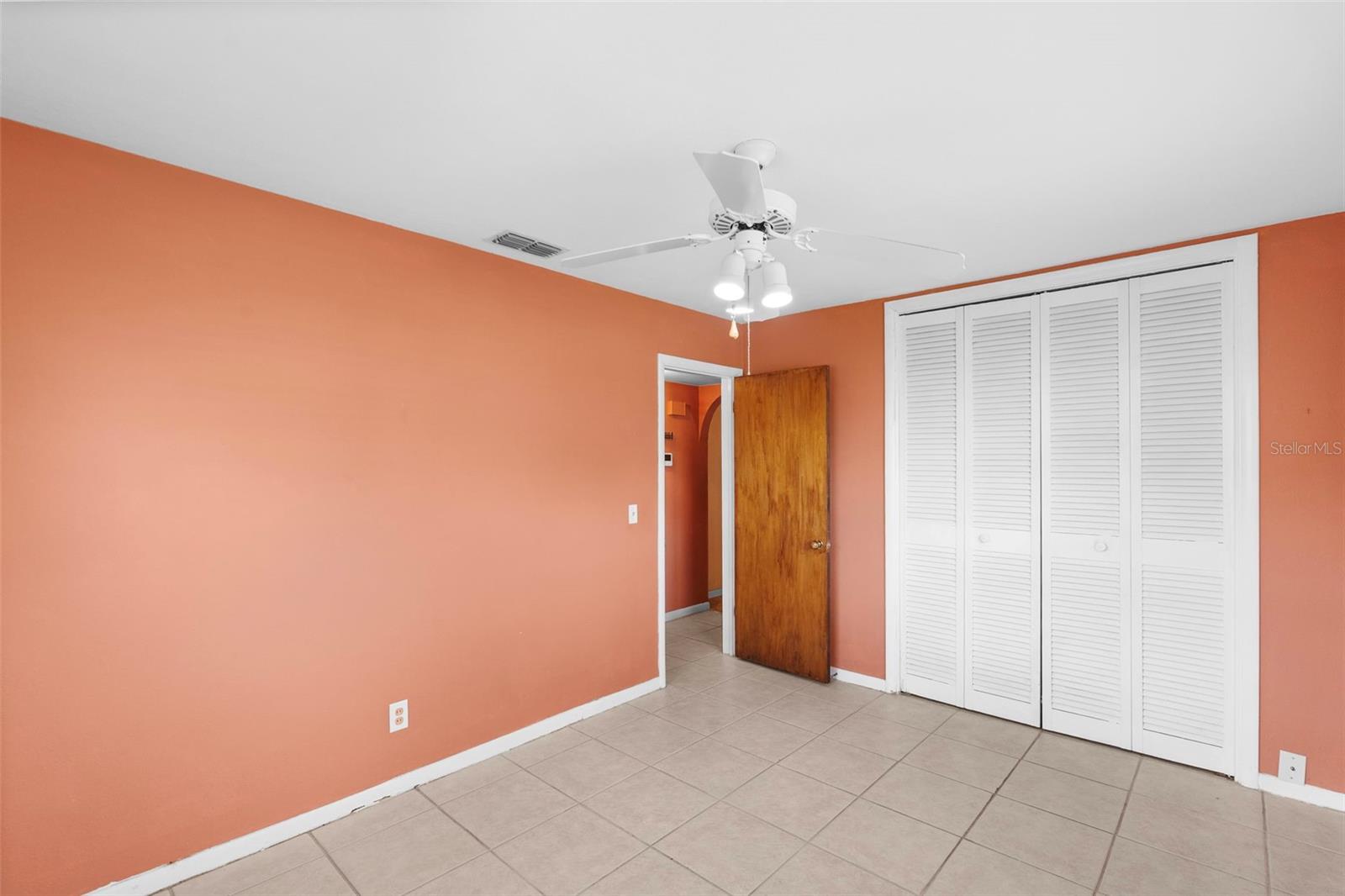 Listing photo id 20 for 1768 Harbor Circle E