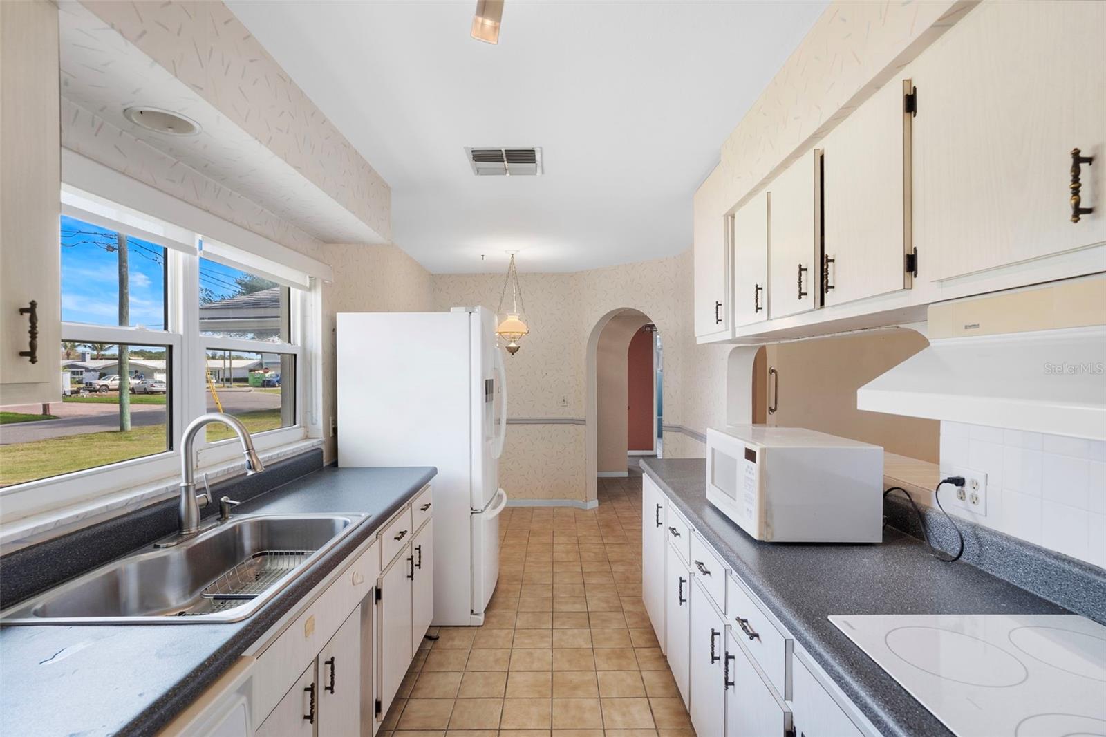 Listing photo id 22 for 1768 Harbor Circle E