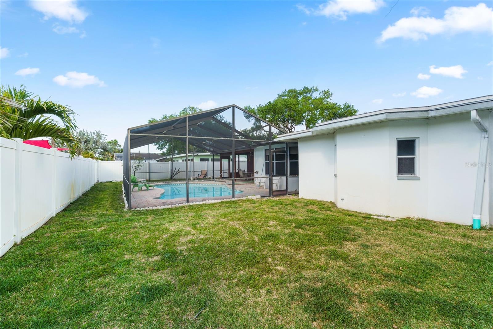 Listing photo id 26 for 1768 Harbor Circle E