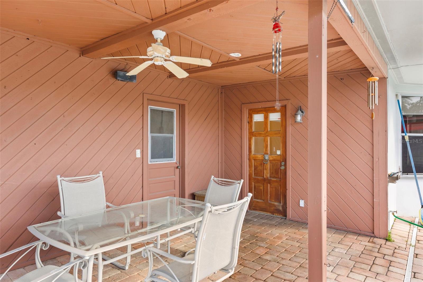 Listing photo id 7 for 1768 Harbor Circle E