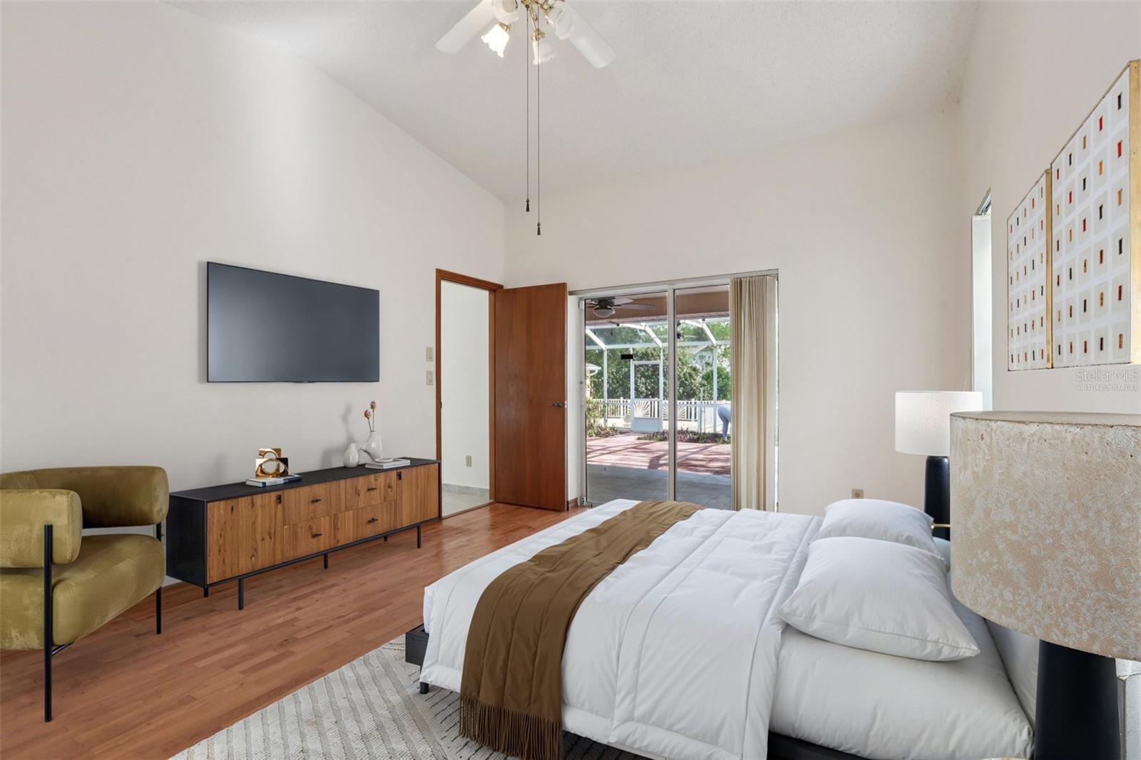 Image 17 of 42 For 1576 Ohio Avenue