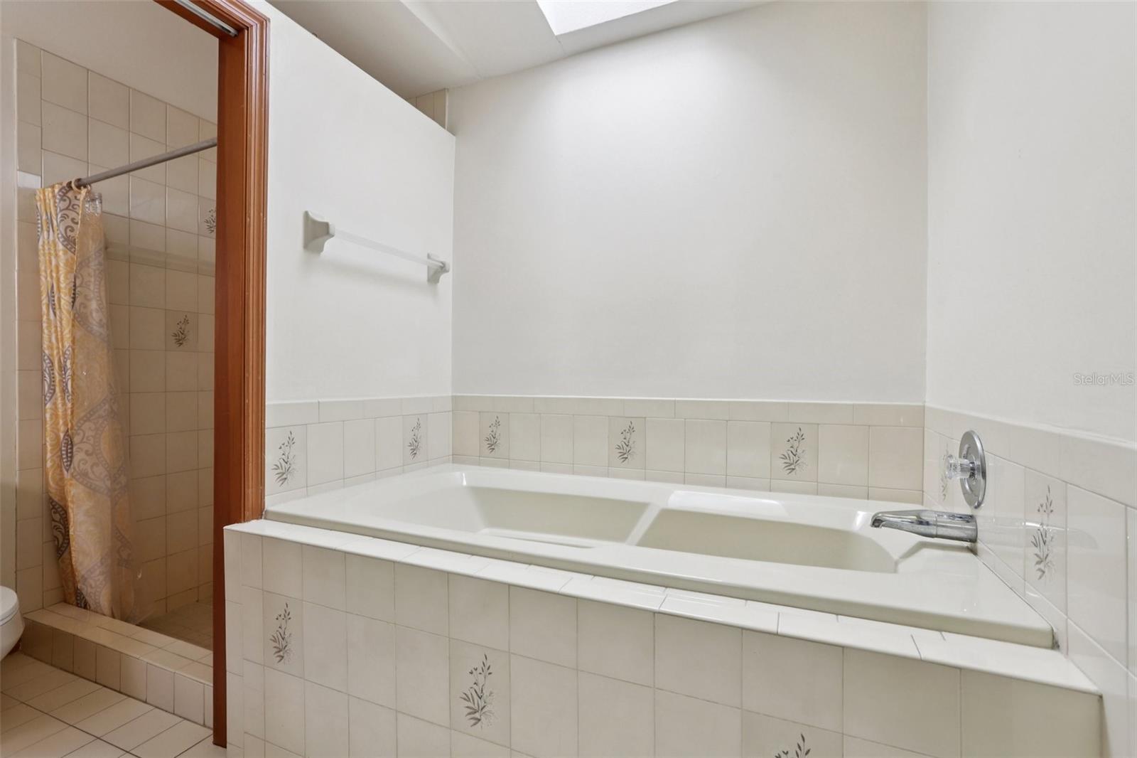 Image 20 of 42 For 1576 Ohio Avenue