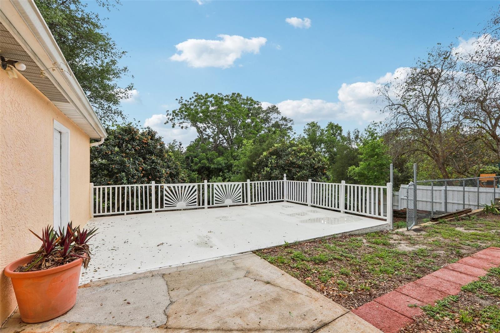 Image 35 of 42 For 1576 Ohio Avenue