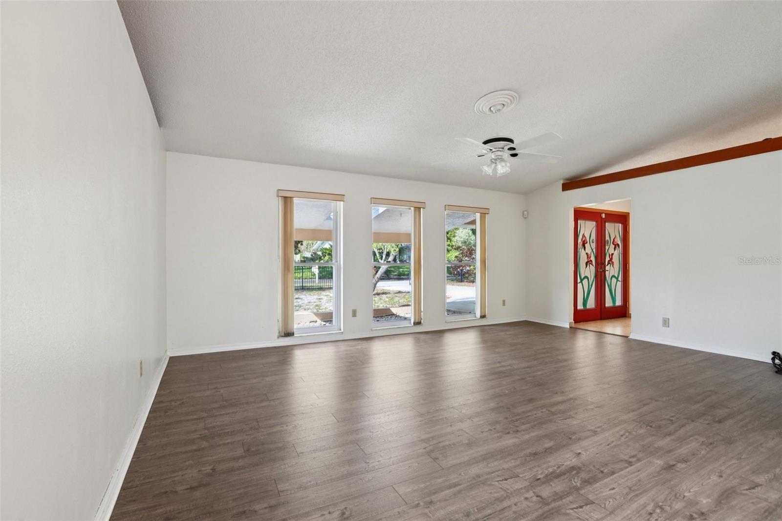 Image 5 of 42 For 1576 Ohio Avenue