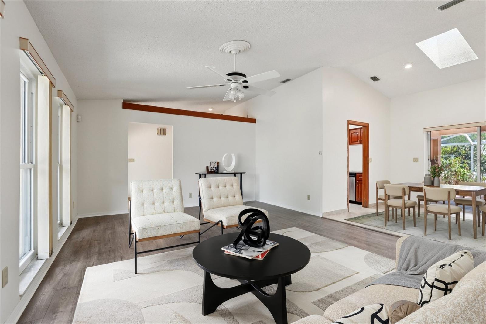 Image 6 of 42 For 1576 Ohio Avenue