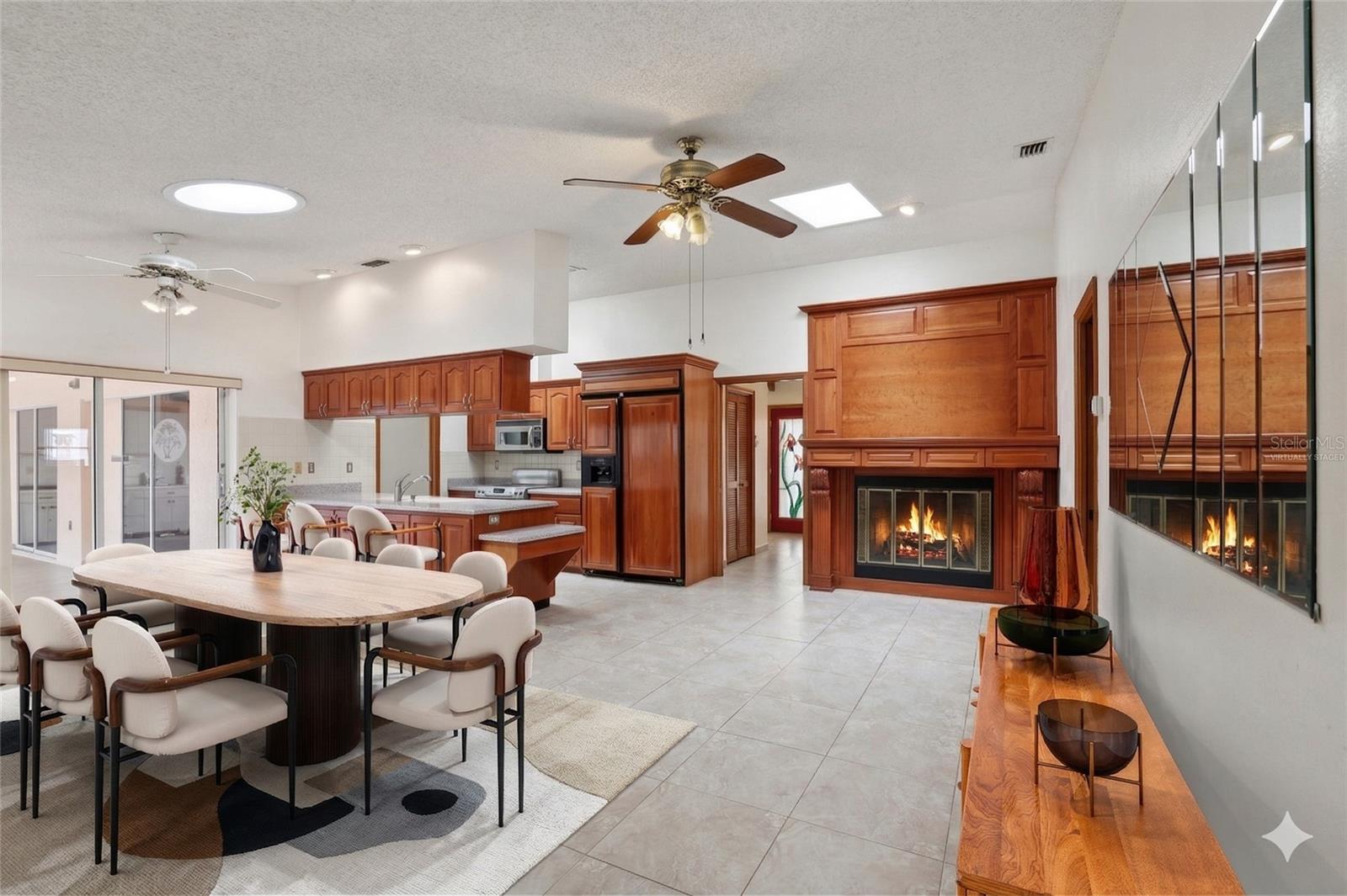 Image 8 of 42 For 1576 Ohio Avenue