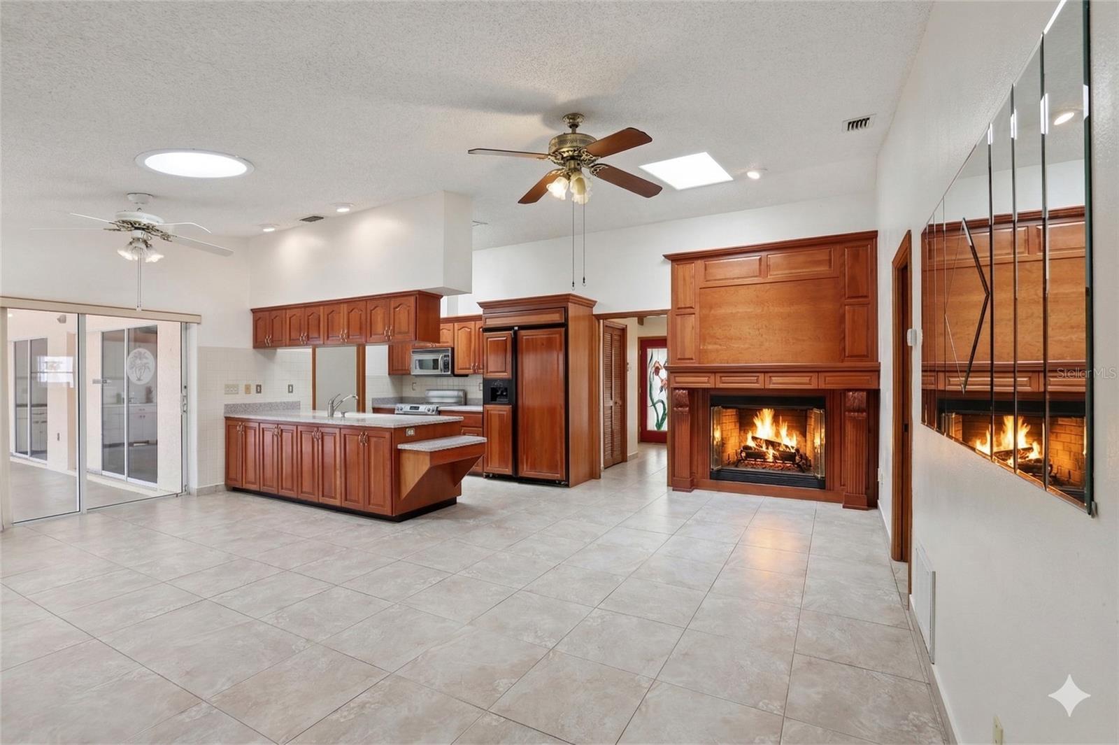 Image 9 of 42 For 1576 Ohio Avenue