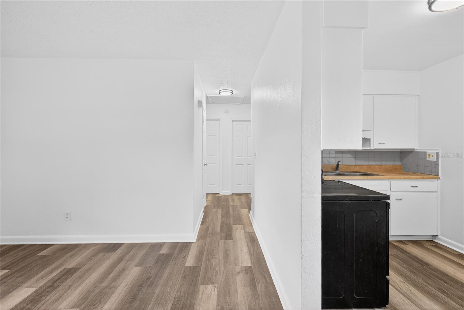 Image 4 of 25 For 1232 Woodland Avenue