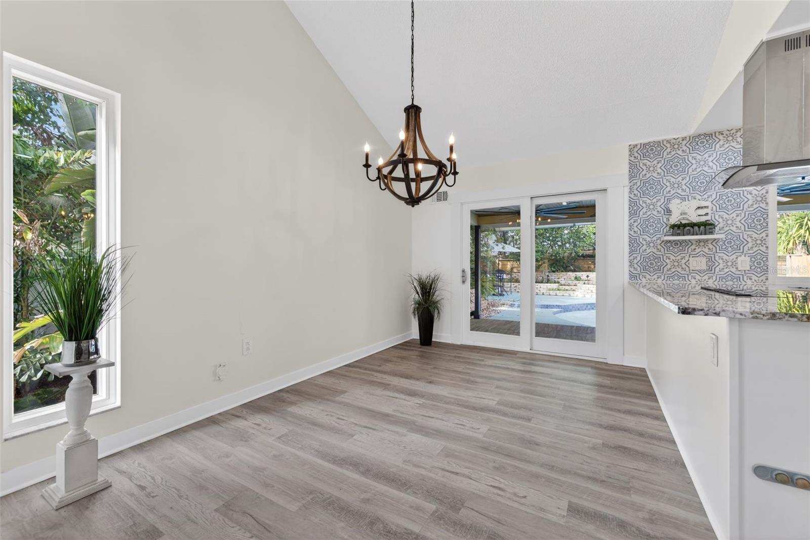 Listing photo id 9 for 1330 Belcher Drive