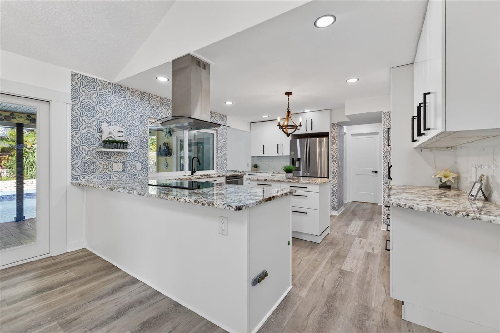 Listing photo id 10 for 1330 Belcher Drive