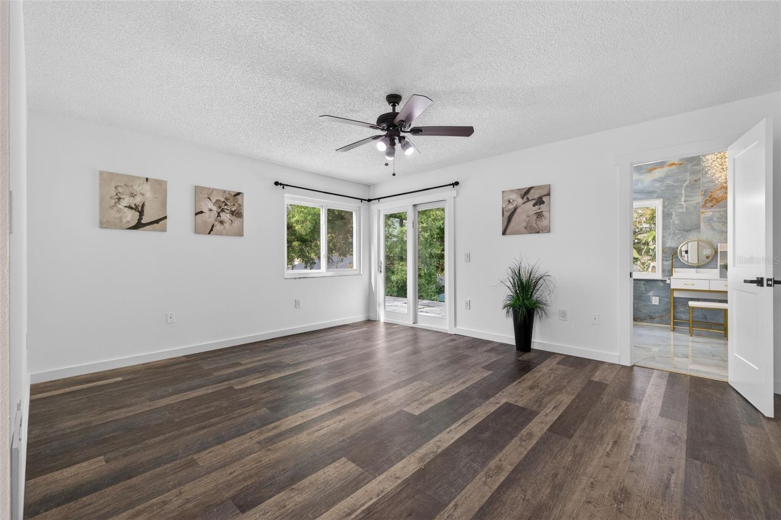 Listing photo id 26 for 1330 Belcher Drive