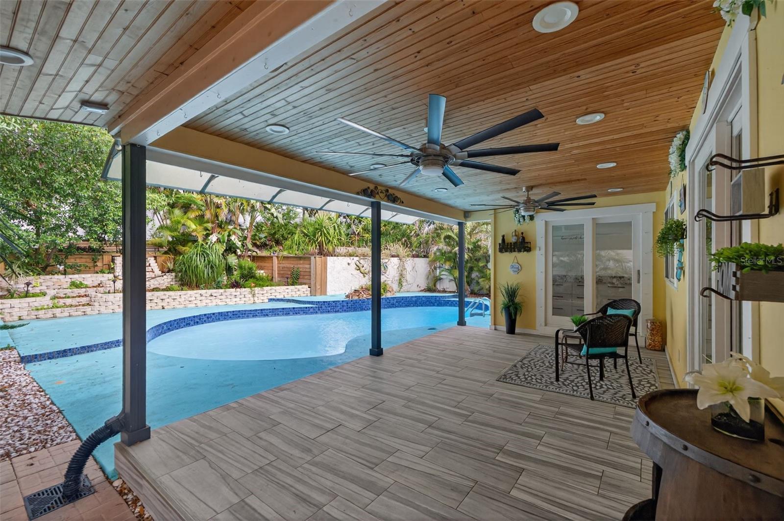 Listing photo id 35 for 1330 Belcher Drive