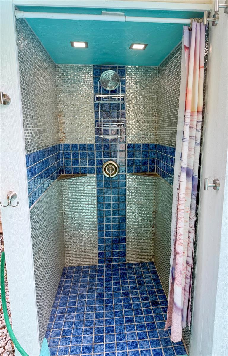 Listing photo id 38 for 1330 Belcher Drive